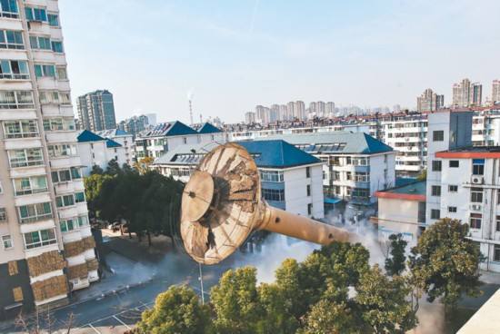 水塔拆除環境條件復雜作業